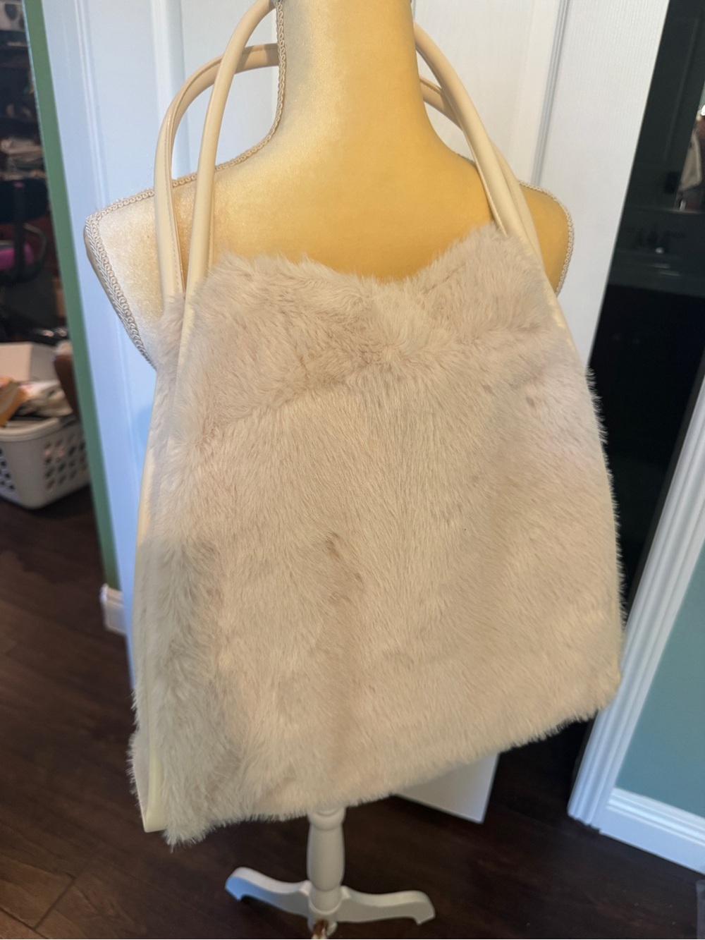 NWT Plush Faux Fur Tote Bag in ivory - Women Bags